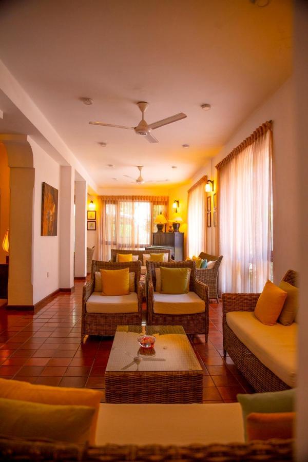 Thilanka Hotel Kandy Exterior foto