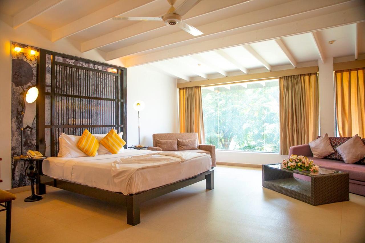 Thilanka Hotel Kandy Exterior foto