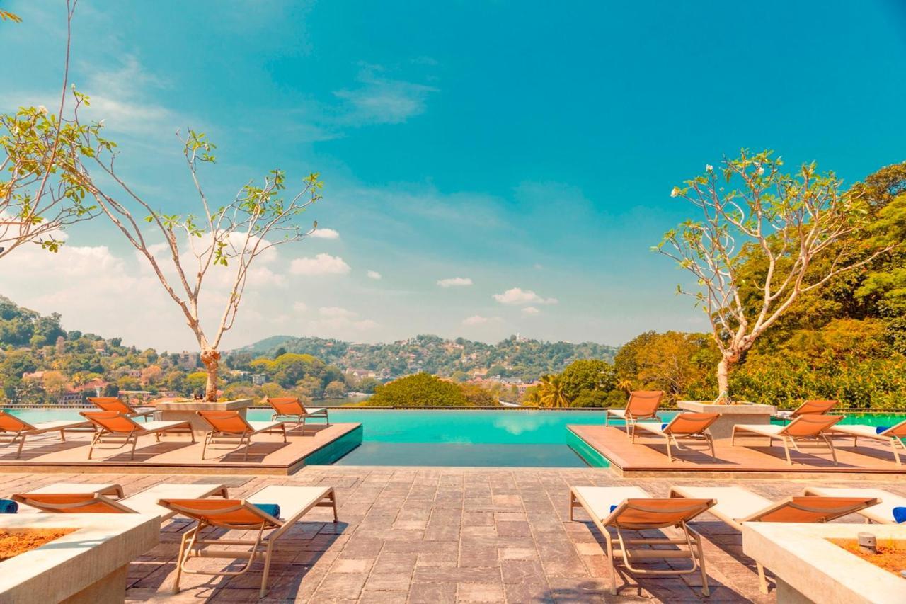 Thilanka Hotel Kandy Exterior foto