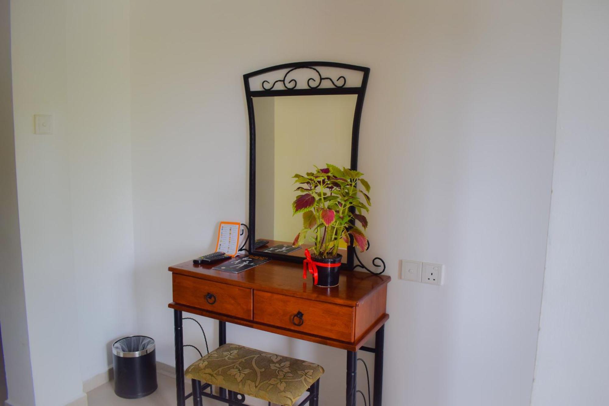 Thilanka Hotel Kandy Quarto foto